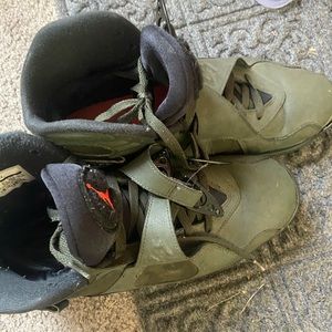 Retro 8 green red and black